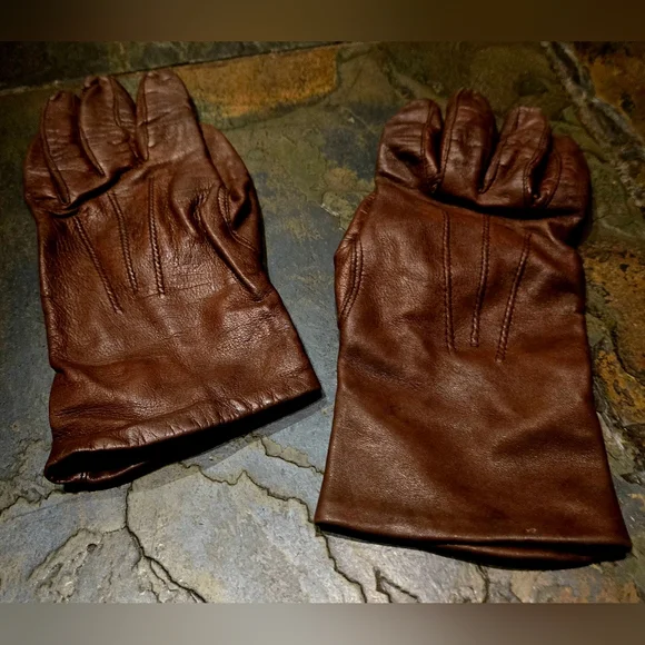 Vintage Elegant Women's Brown Leather Gloves - Picture 2 of 5